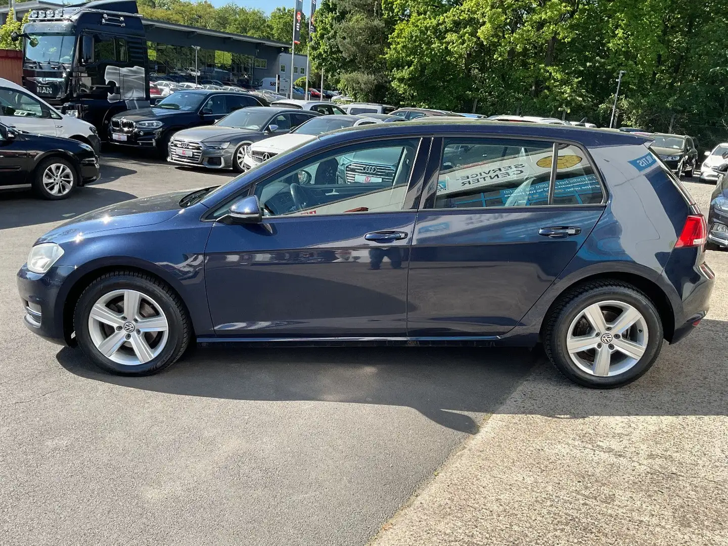 Vehicle image, number 8