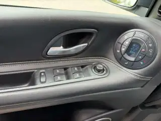 Vehicle image thumbnail, number 16