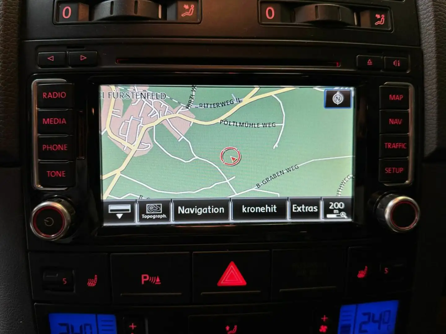 Vehicle image, number 16