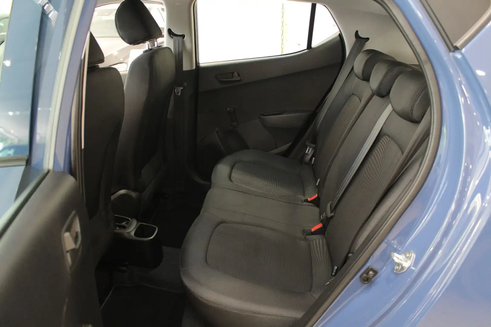 Vehicle image, number 16