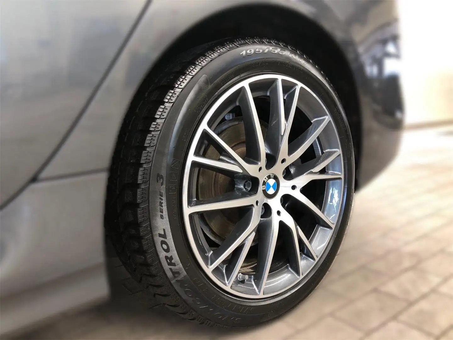 Vehicle image, number 3