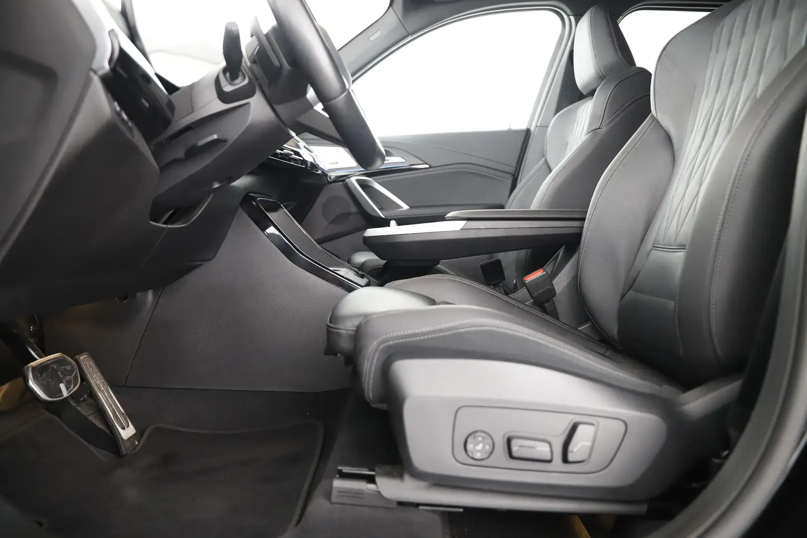 Vehicle image, number 8