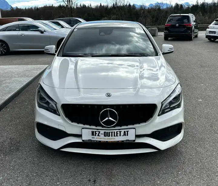 Additional image of the vehicle
