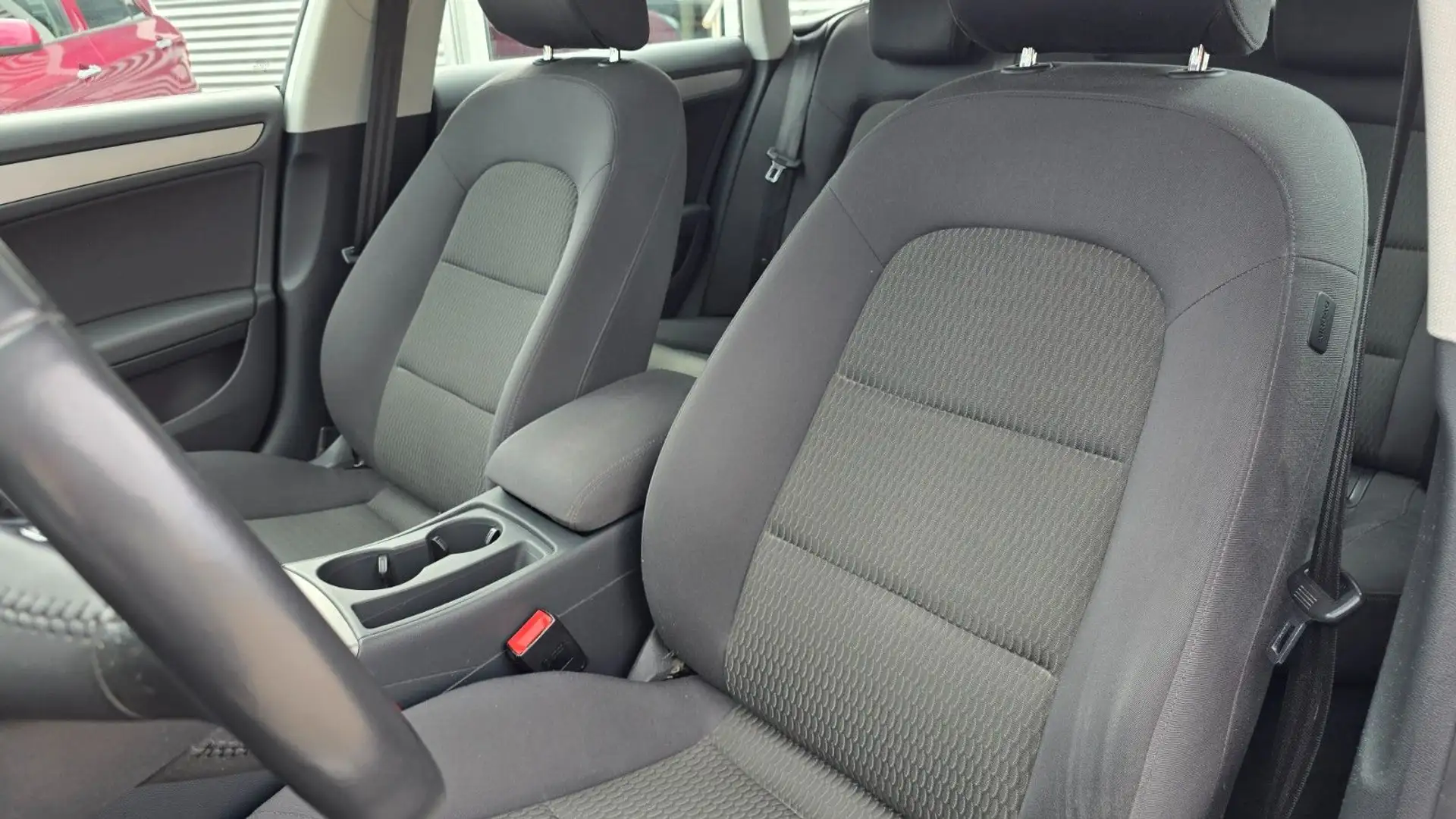 Vehicle image, number 8