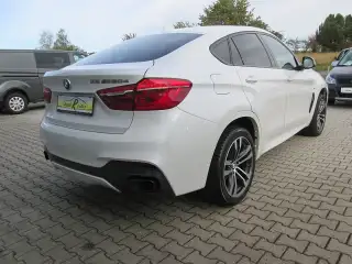 Vehicle image thumbnail, number 8