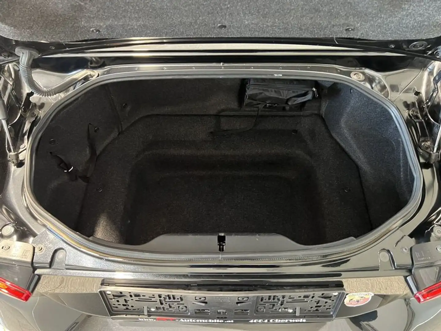 Vehicle image, number 8