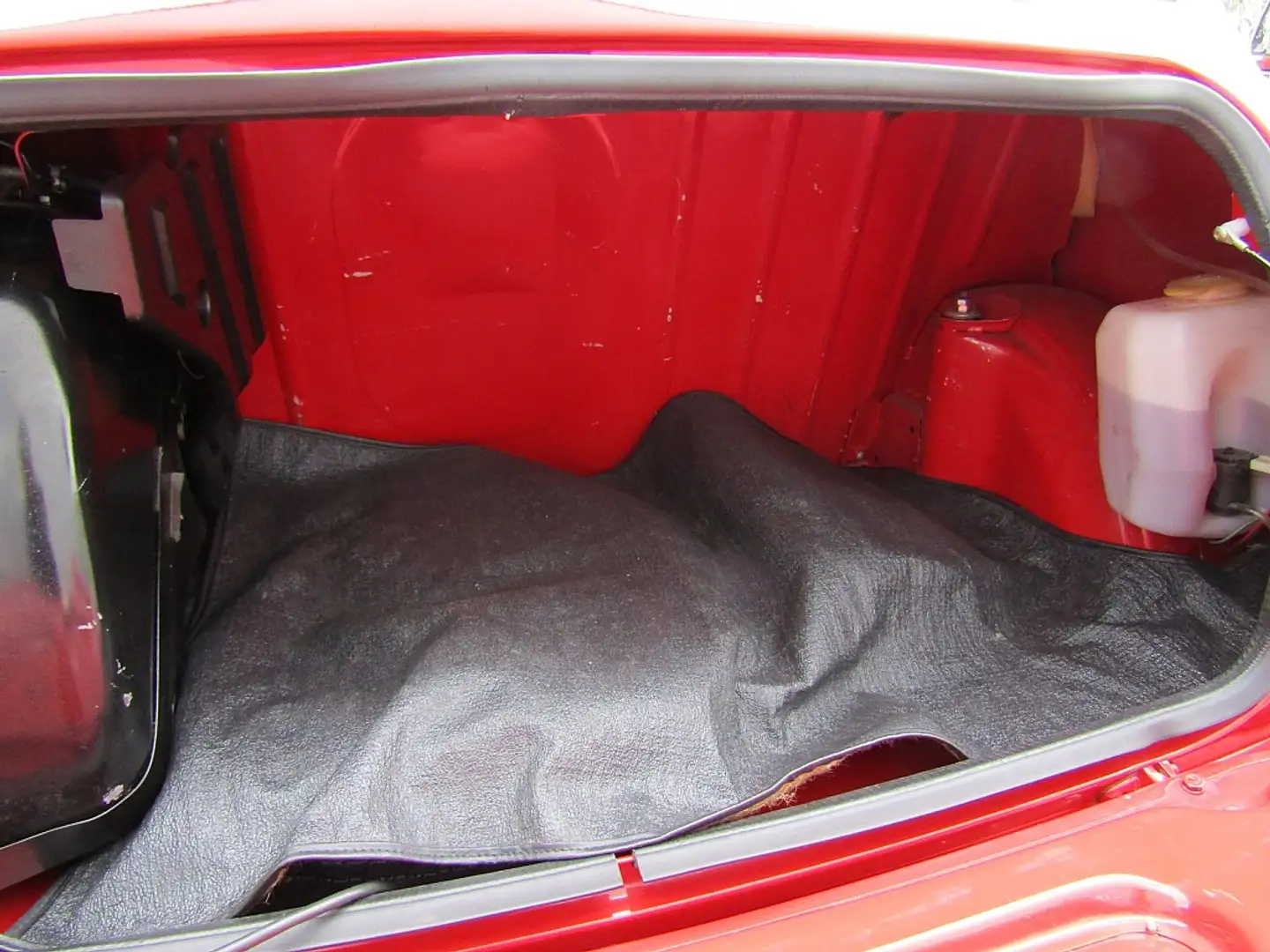 Vehicle image, number 12
