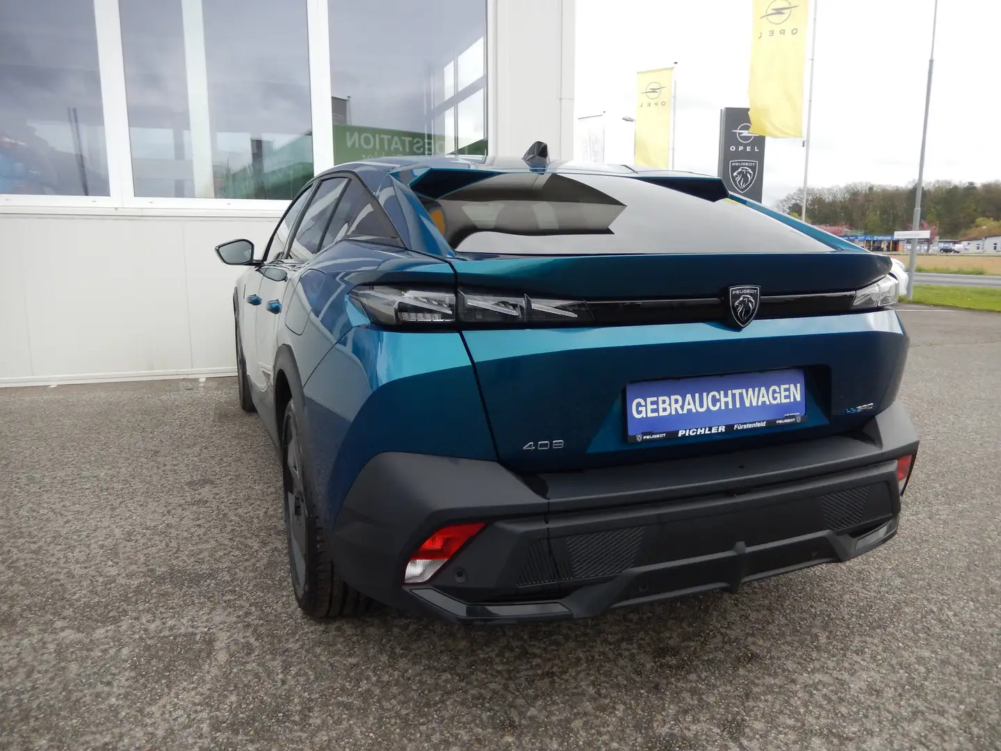 Vehicle image, number 6