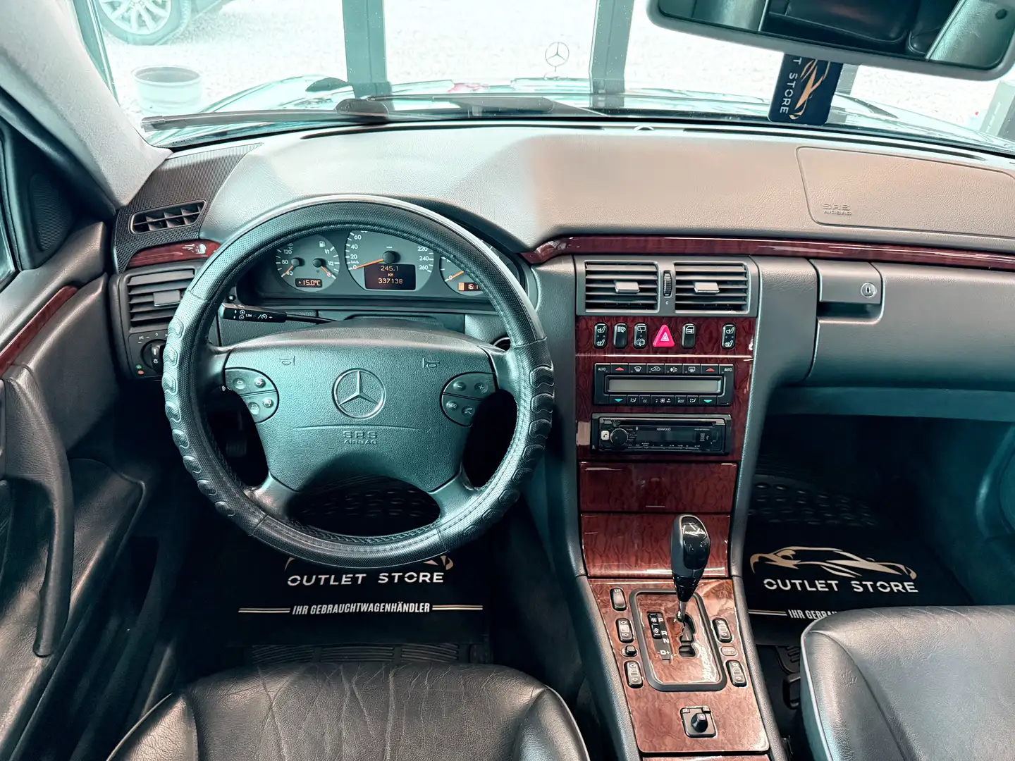 Vehicle image, number 11