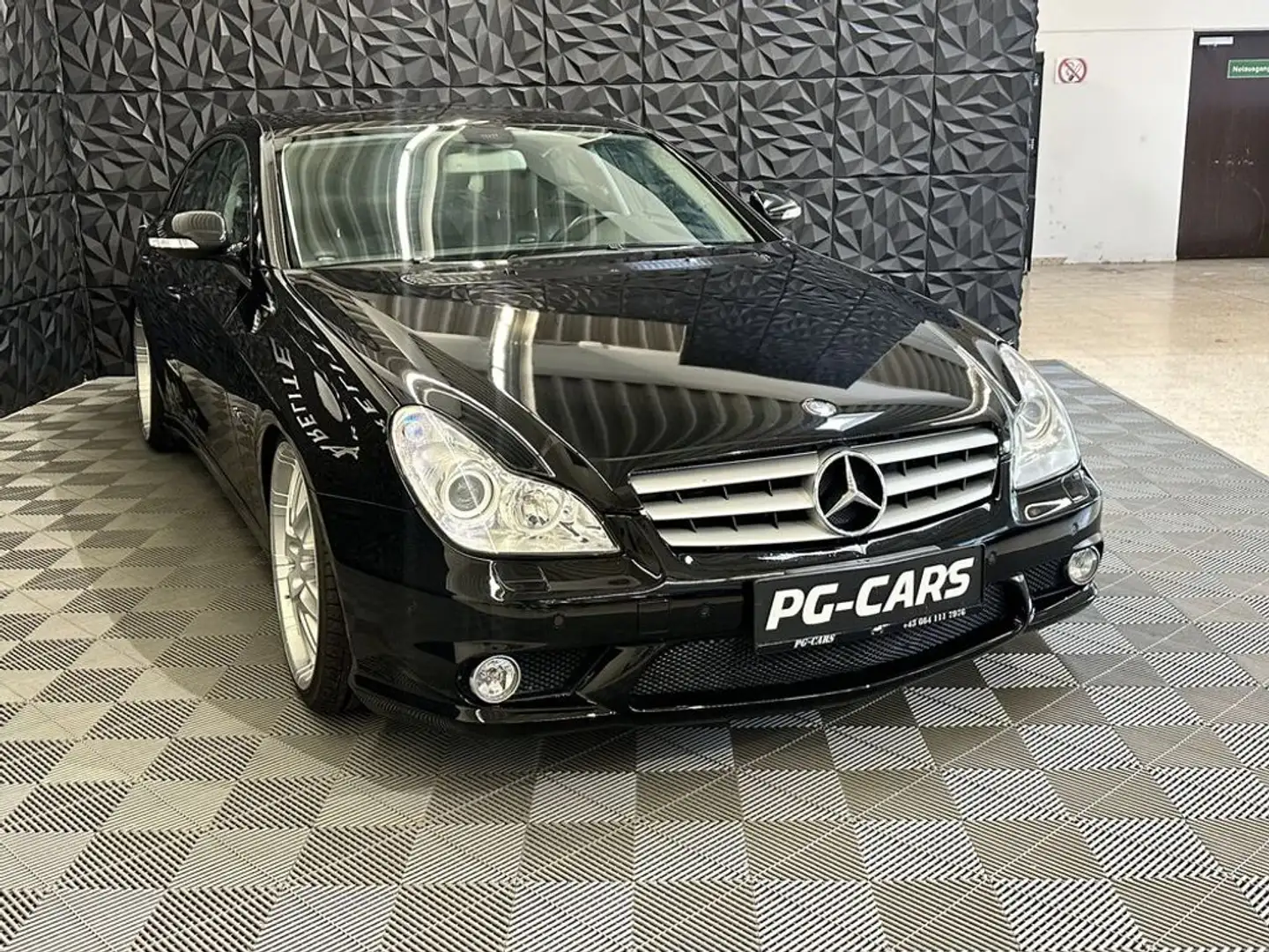 Vehicle image, number 6
