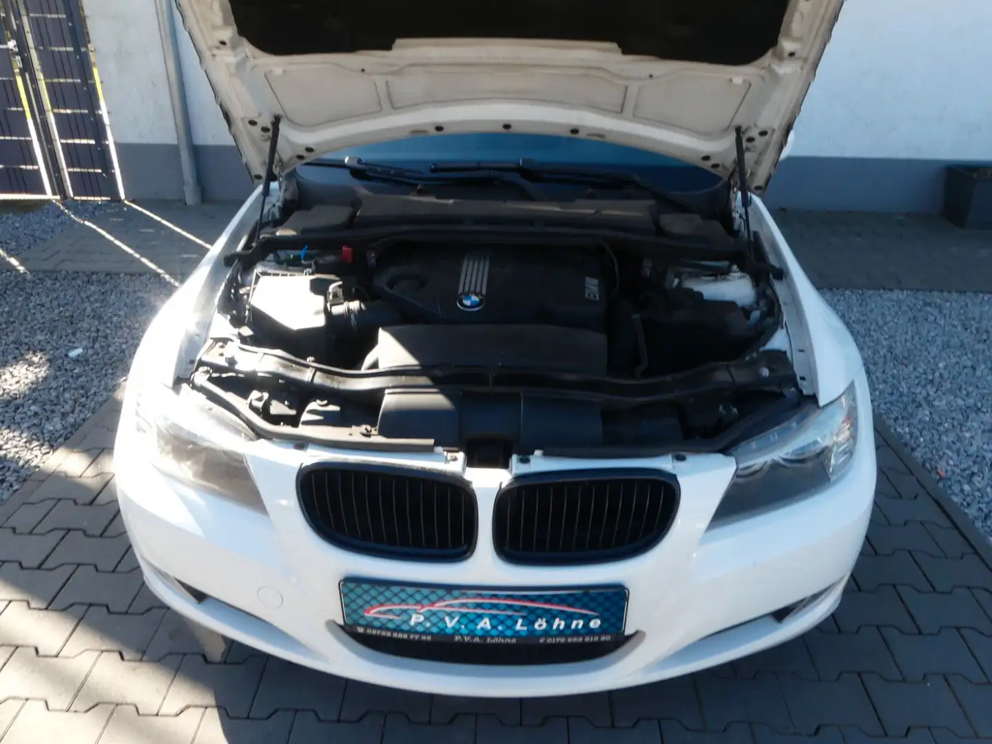 Vehicle image, number 12