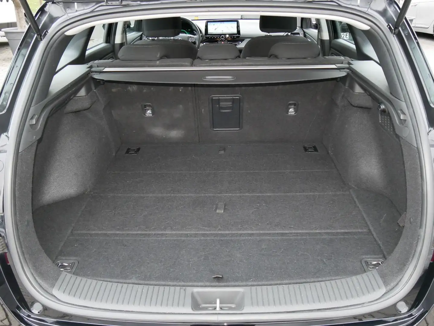 Vehicle image, number 9