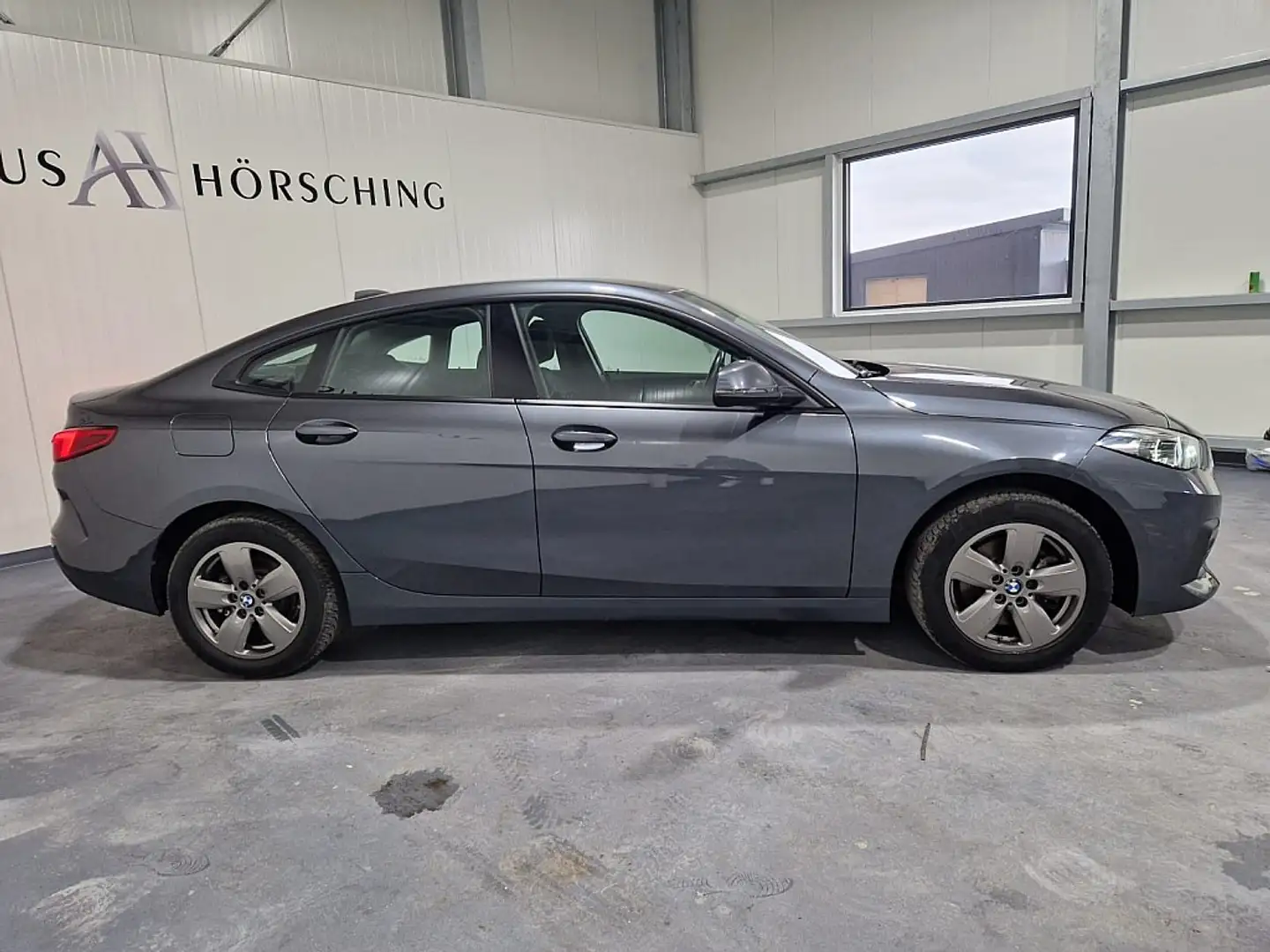 Vehicle image, number 6