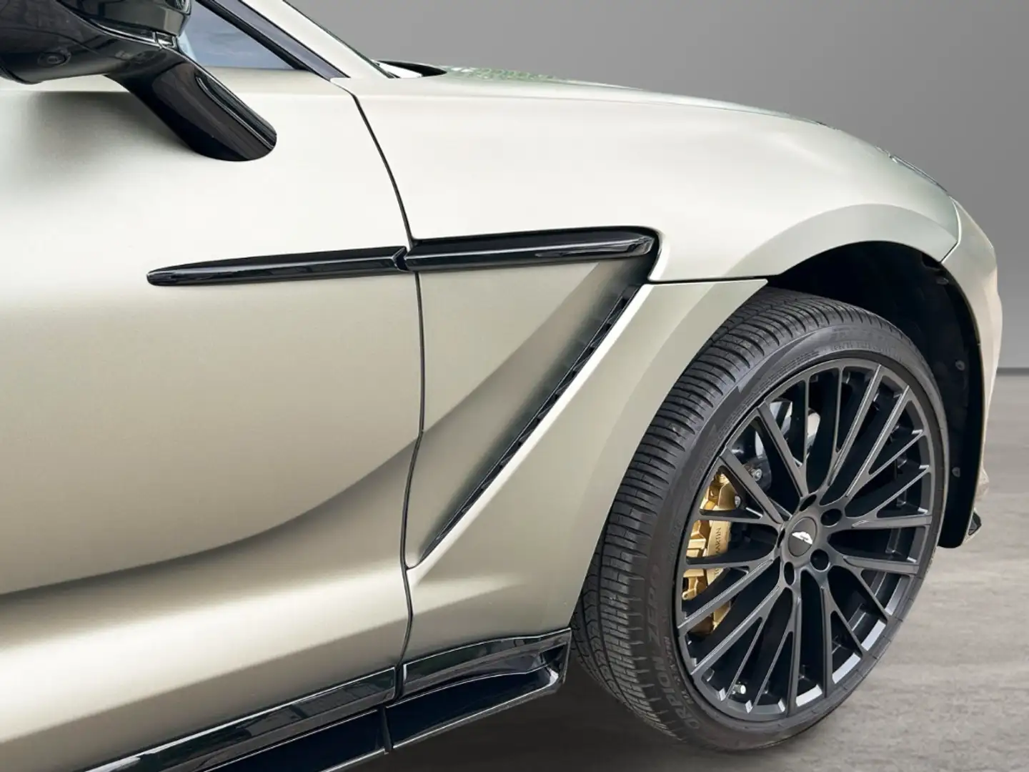 Vehicle image, number 9