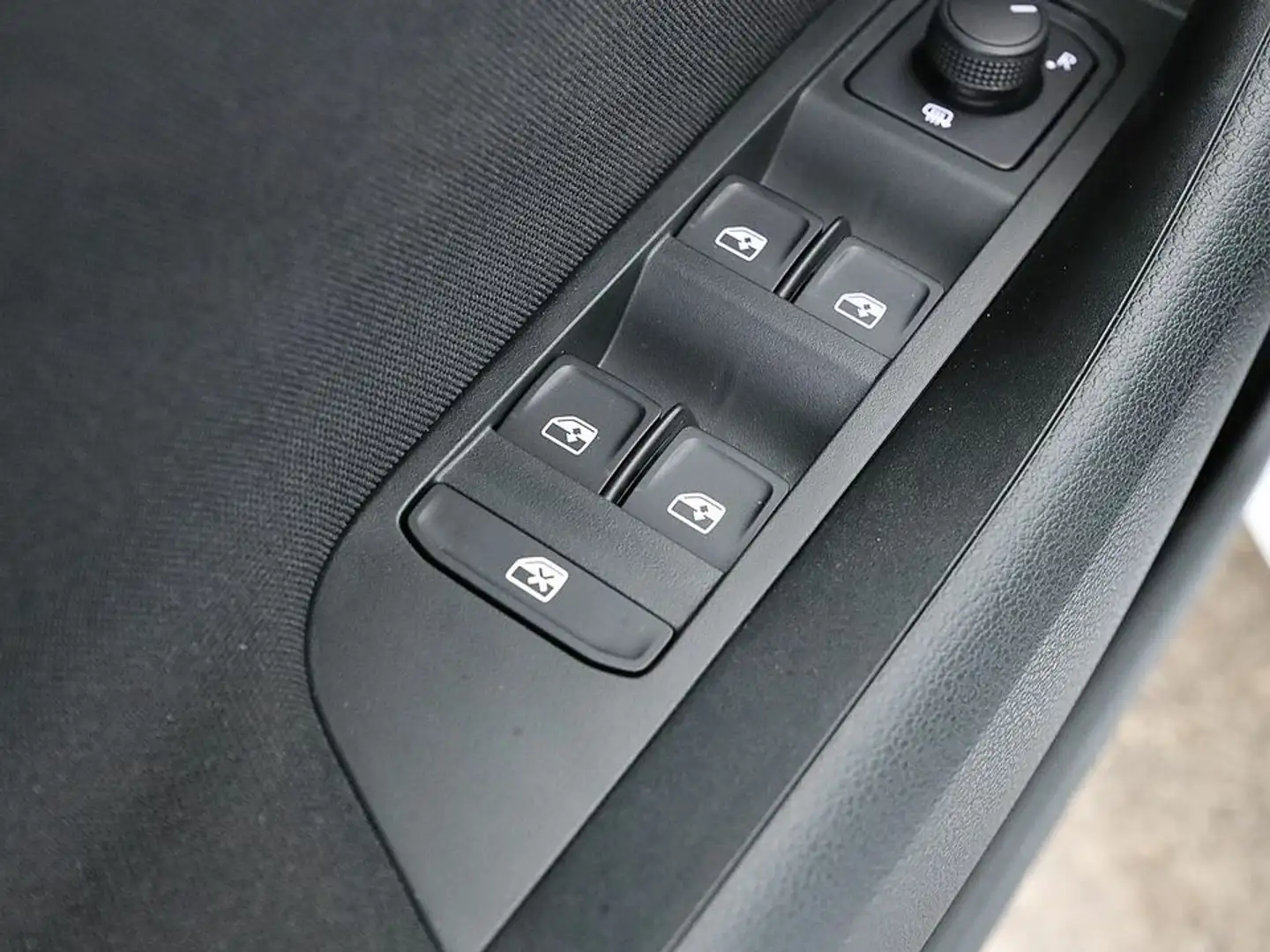 Vehicle image, number 20