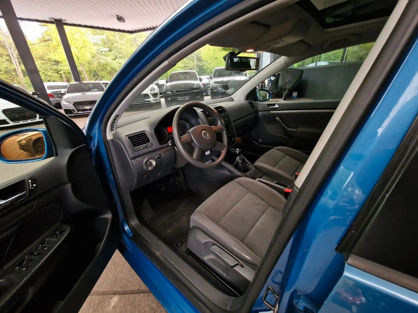 Vehicle image, number 18