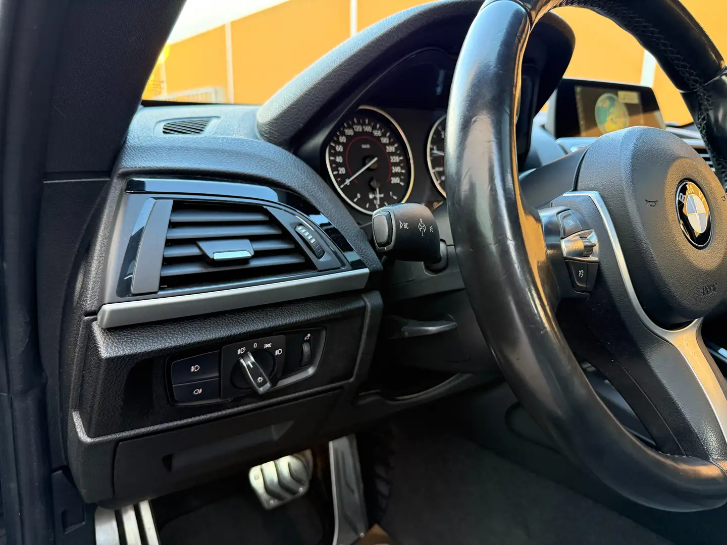 Vehicle image, number 9