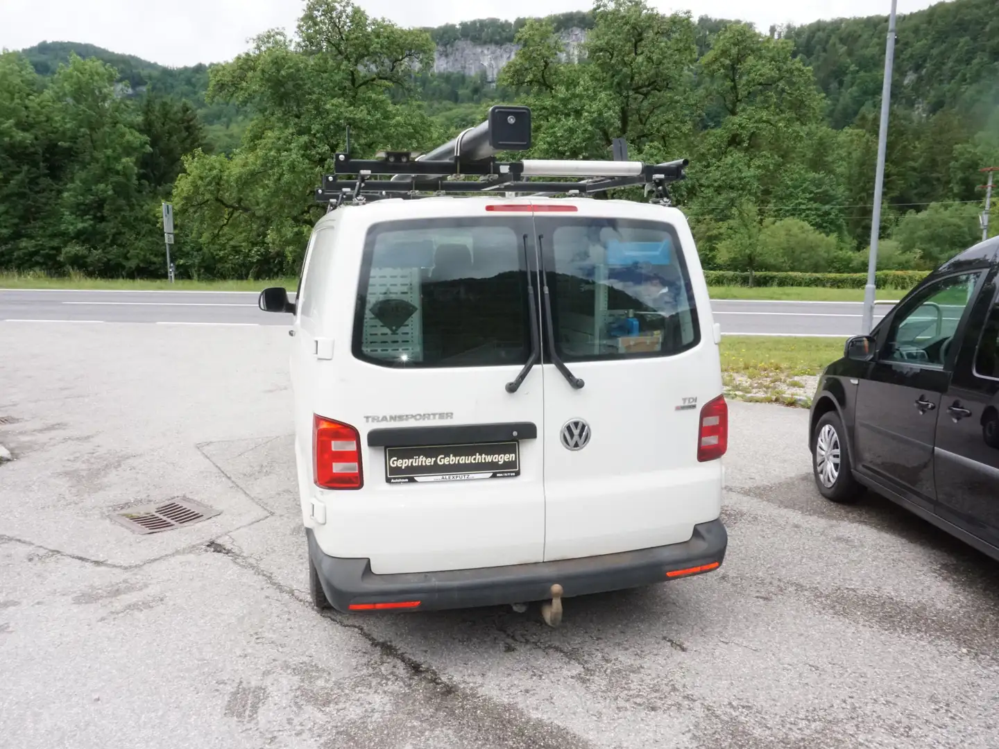 Vehicle image, number 4