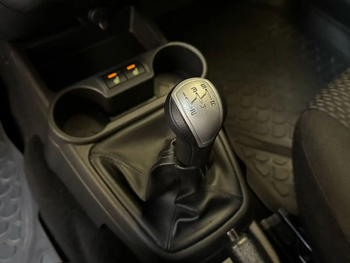 Vehicle image, number 12