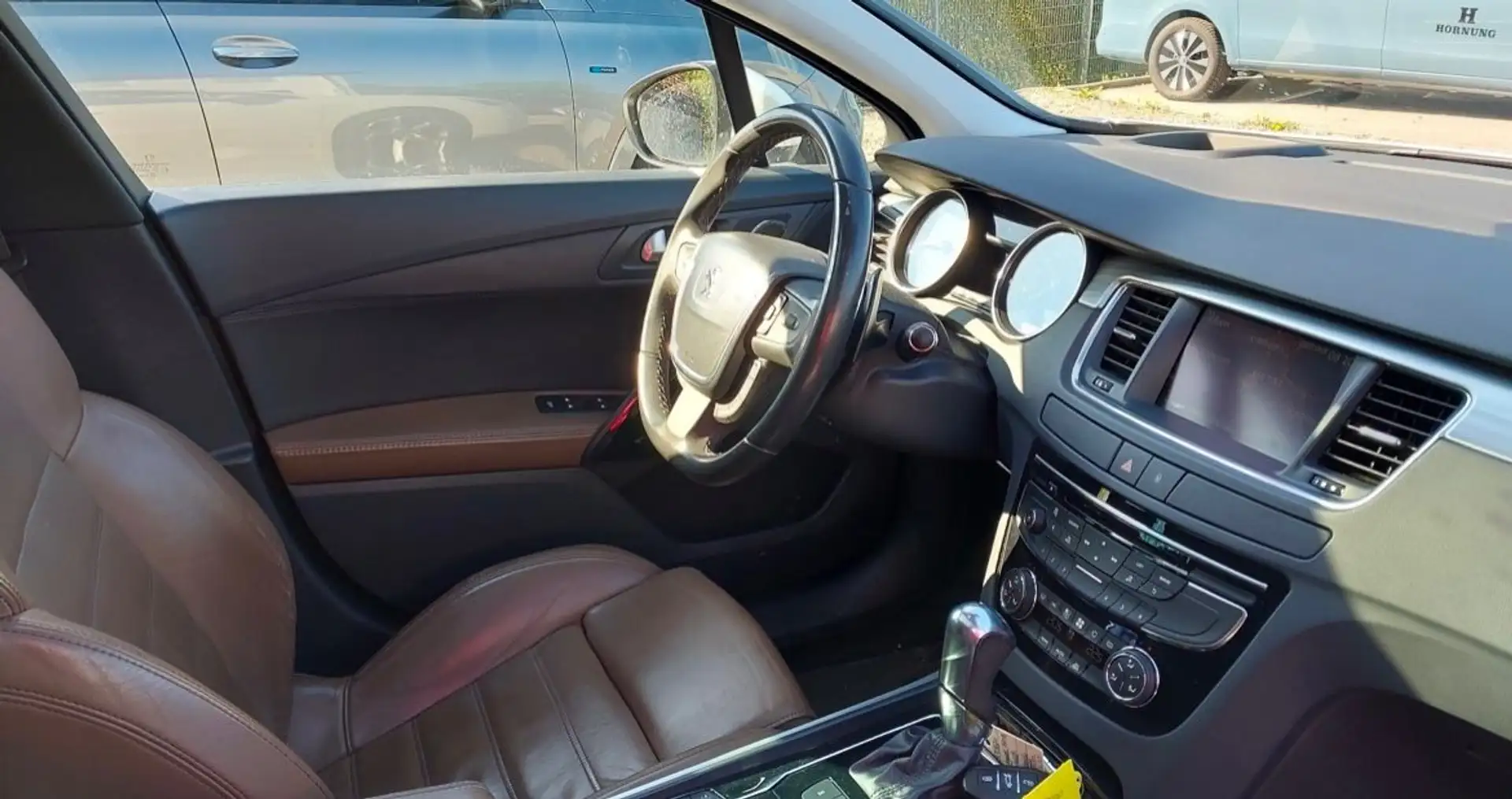 Vehicle image, number 5