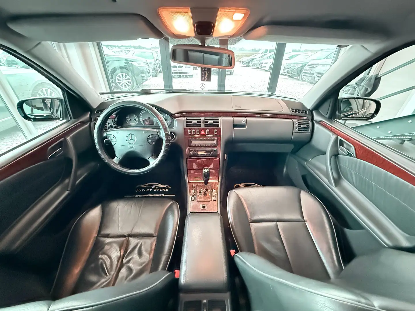 Vehicle image, number 9