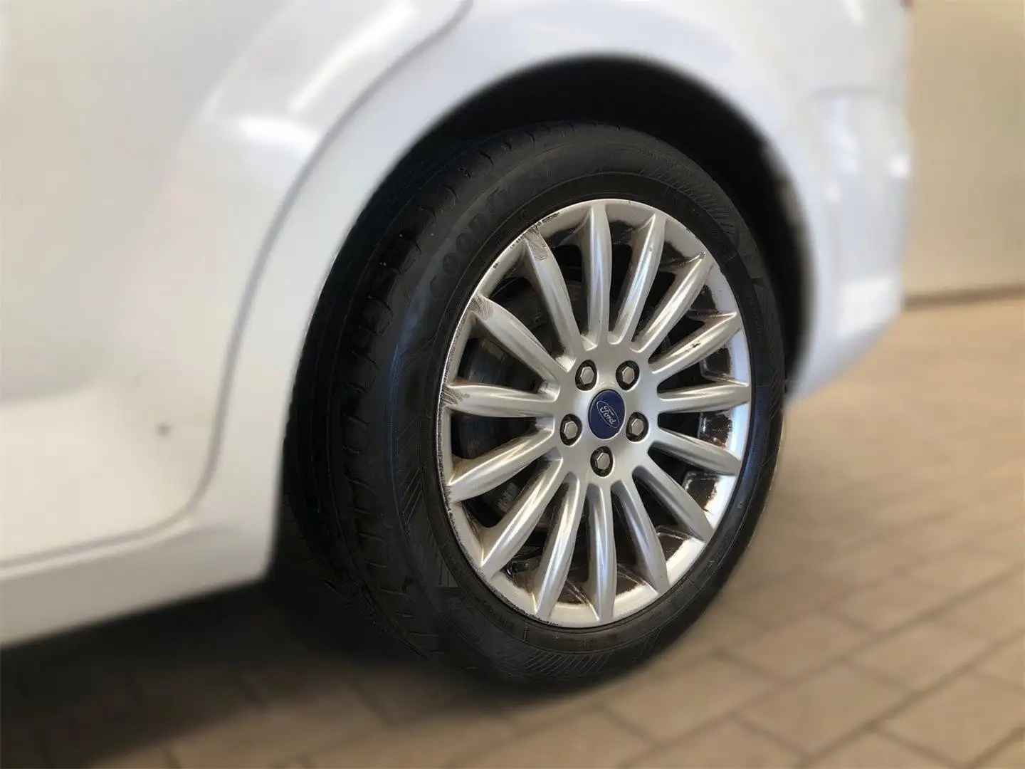 Vehicle image, number 3