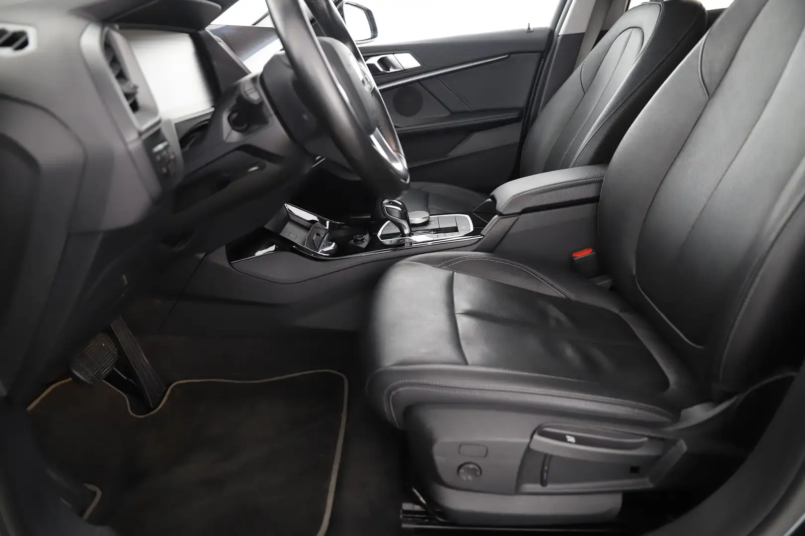 Vehicle image, number 8