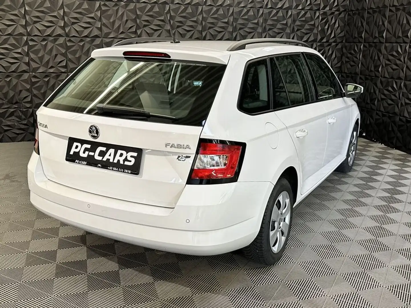 Vehicle image, number 11