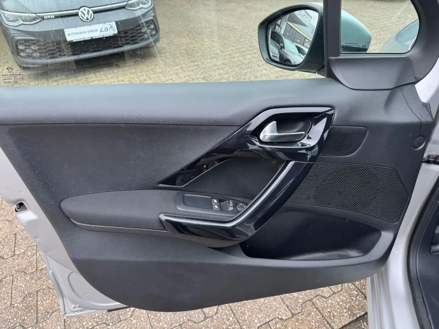 Vehicle image, number 17