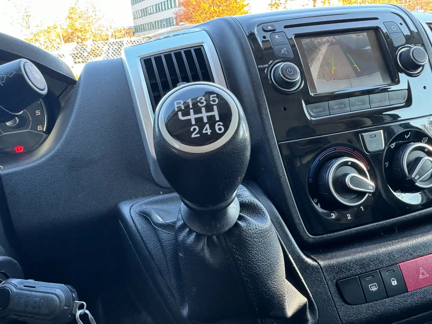 Vehicle image, number 13