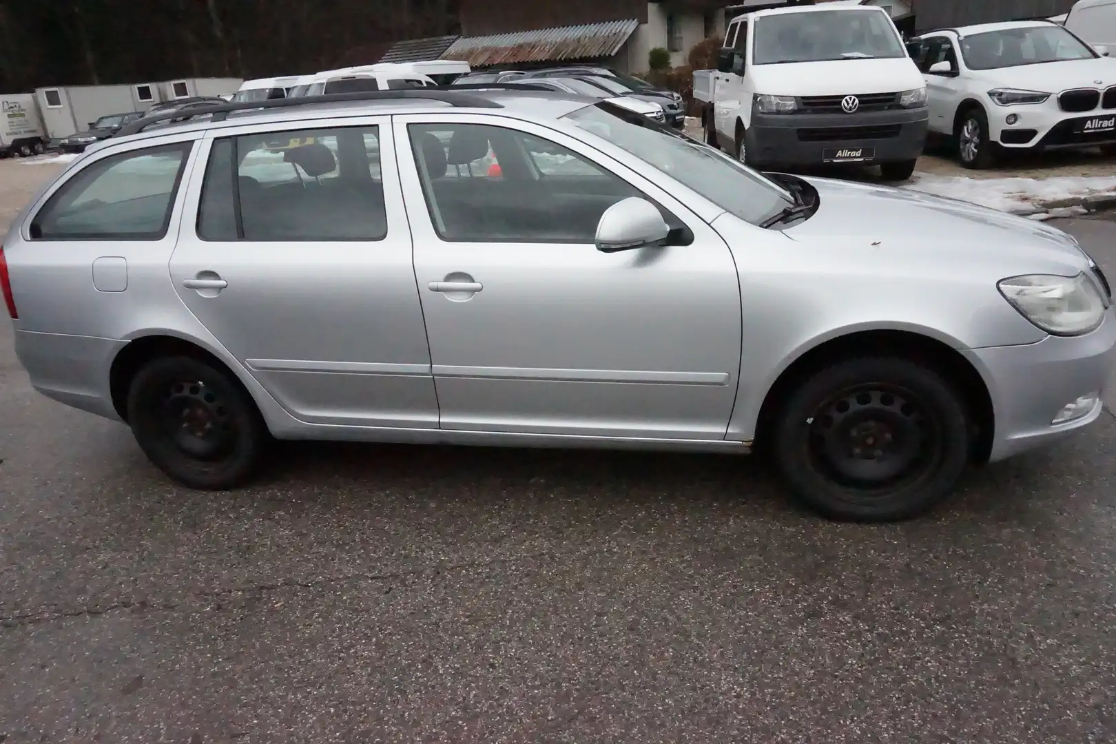 Vehicle image, number 13