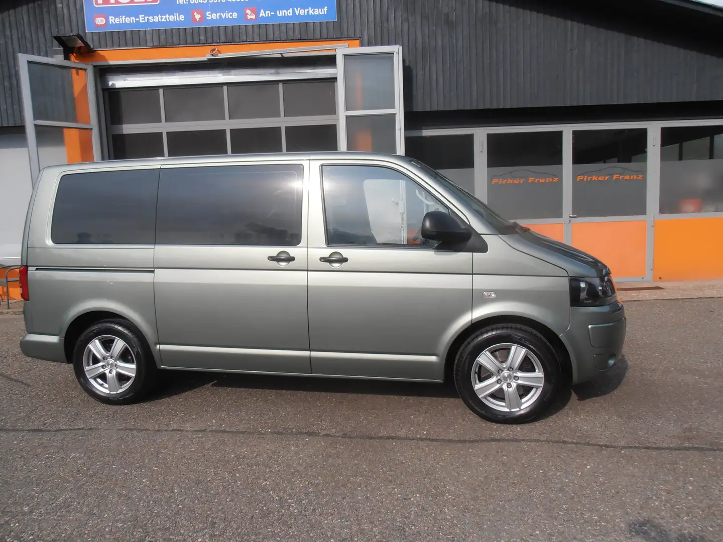 Vehicle image, number 4