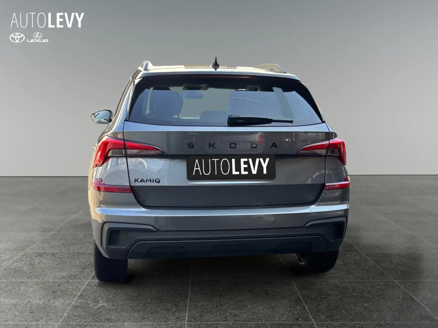 Vehicle image, number 5